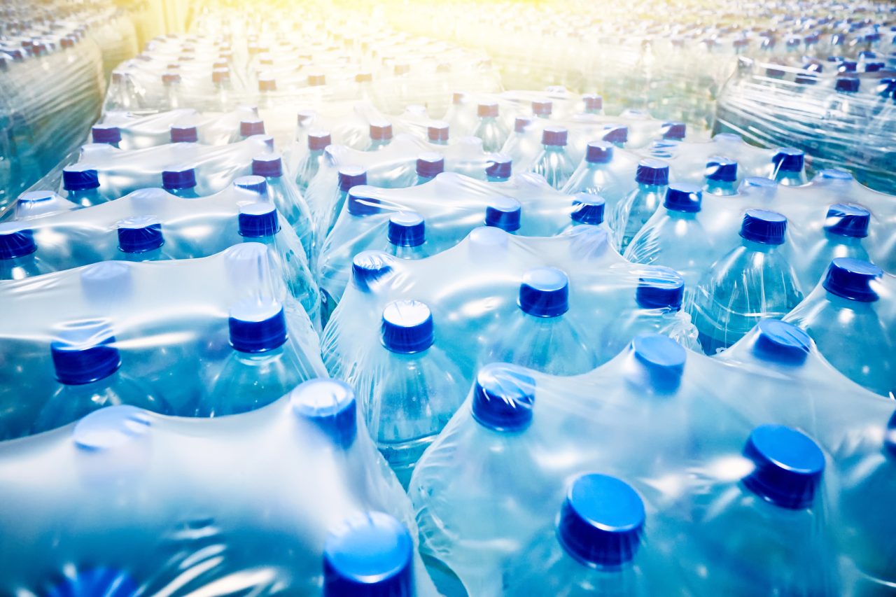 homem-sofre-intoxicacao-apos-beber-agua-mineral-em-sp