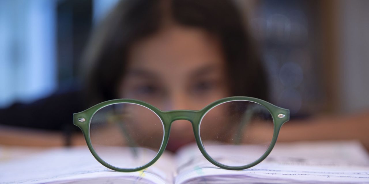 projeto-recicla-plastico-para-criar-oculos-para-criancas-no-rj