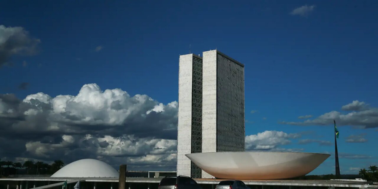 camara-dos-deputados-podera-ter-bancada-crista