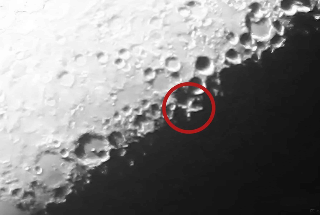 veja-um-x-na-lua-esta-noite