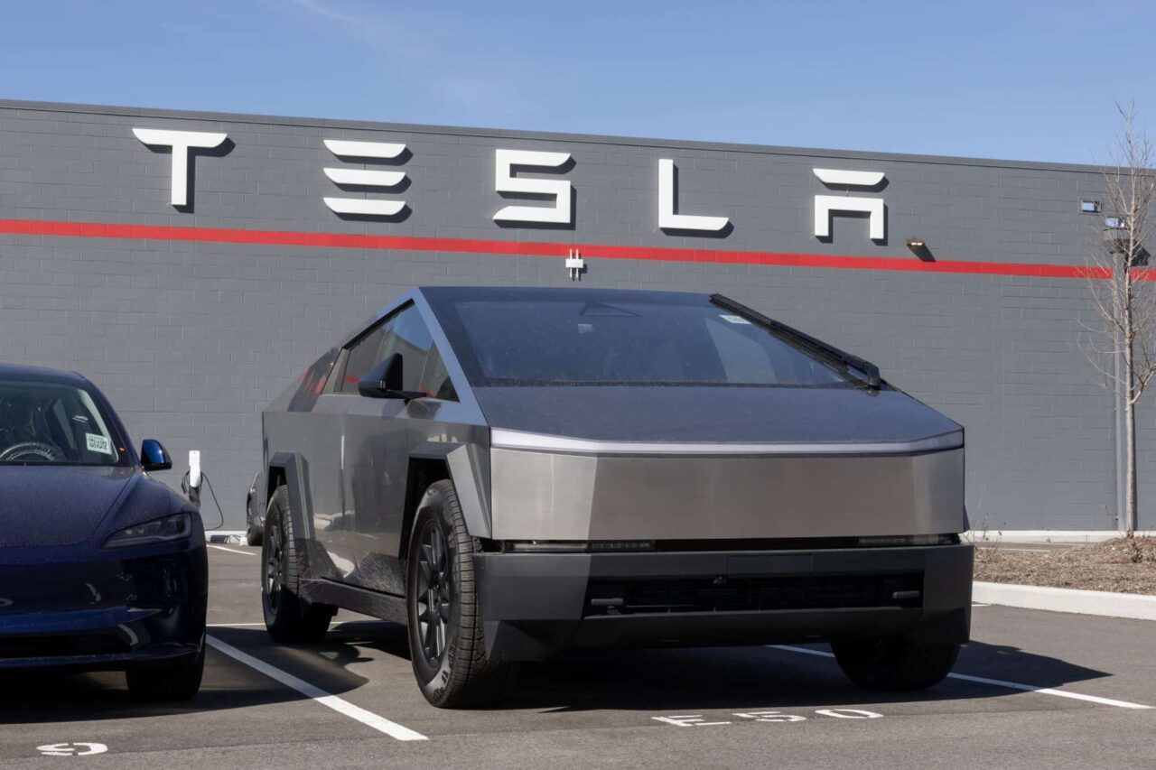 tesla-faz-novo-recall-do-cybertruck-apos-falha-na-fixacao-da-barra-de-luz