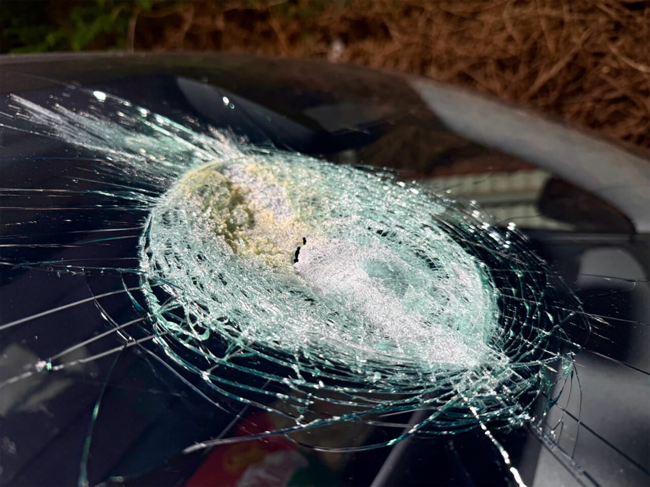 esta-pode-ter-sido-a-primeira-colisao-de-meteorito-com-carro-em-movimento-do-mundo