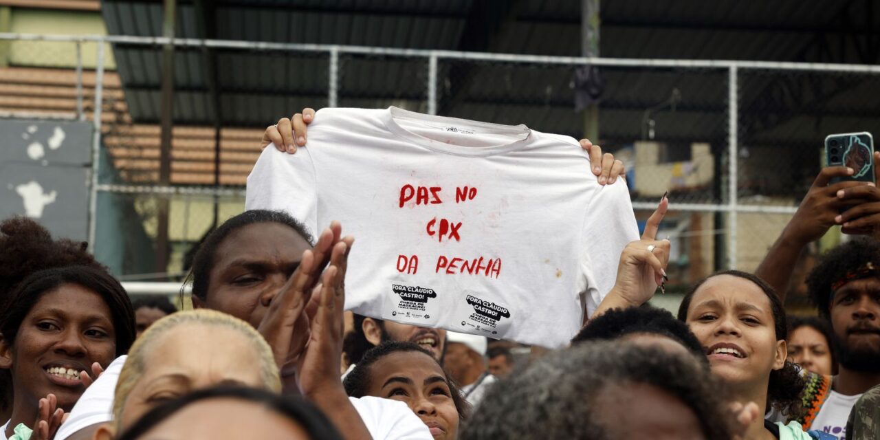 moradores-de-favelas-protestam-no-rio-apos-megaoperacao-com-121-mortos