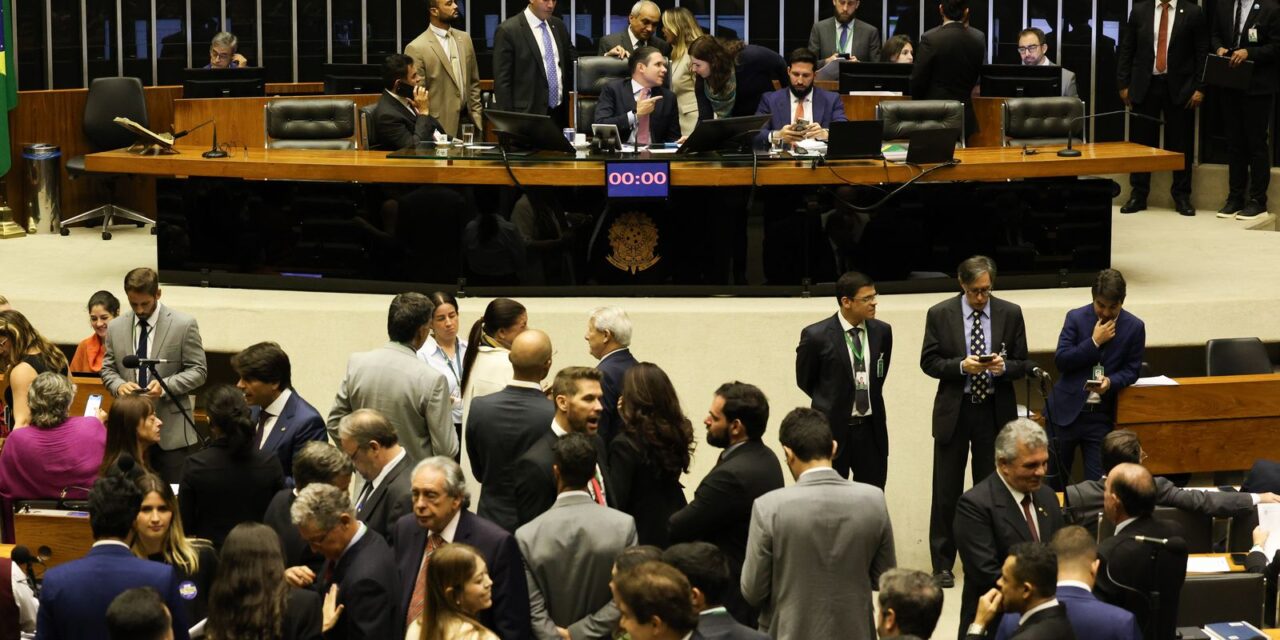 camara-aprova-projeto-que-dificulta-abortos-legais-em-criancas