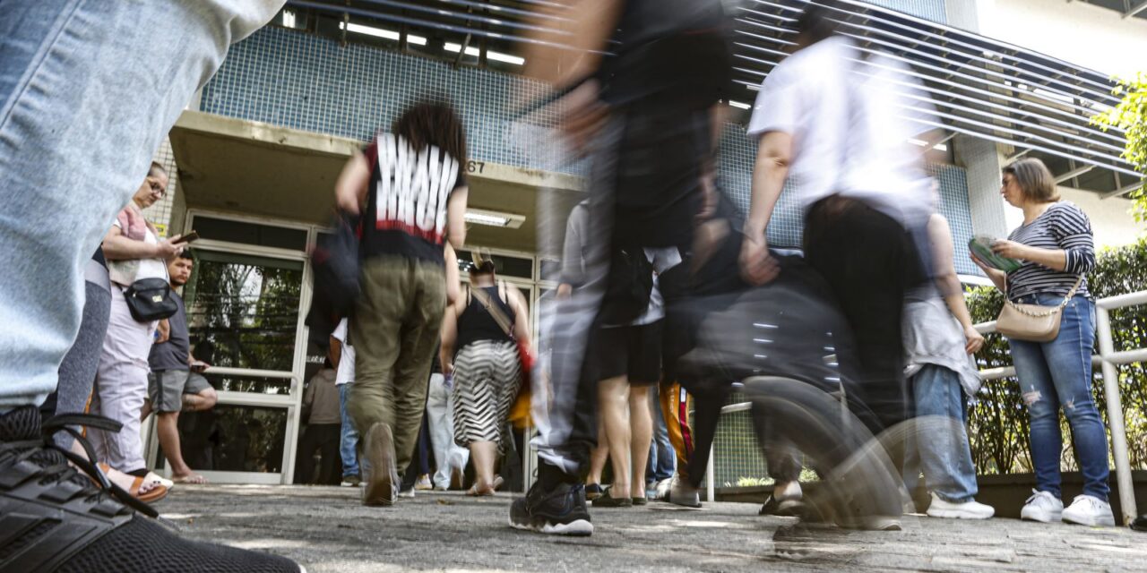 entenda-como-e-calculada-a-nota-das-provas-objetivas-do-enem-2025