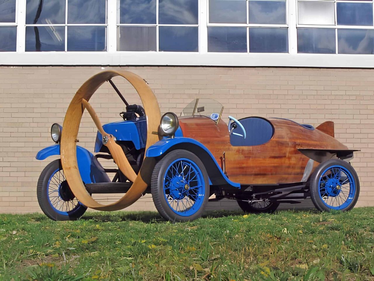 carro-com-cara-de-aviao!-conheca-o-veiculo-movido-a-helice