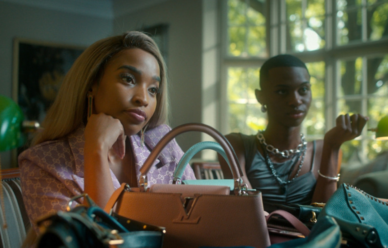 serie-viciante-sobre-influencer-golpista-viraliza-na-netflix