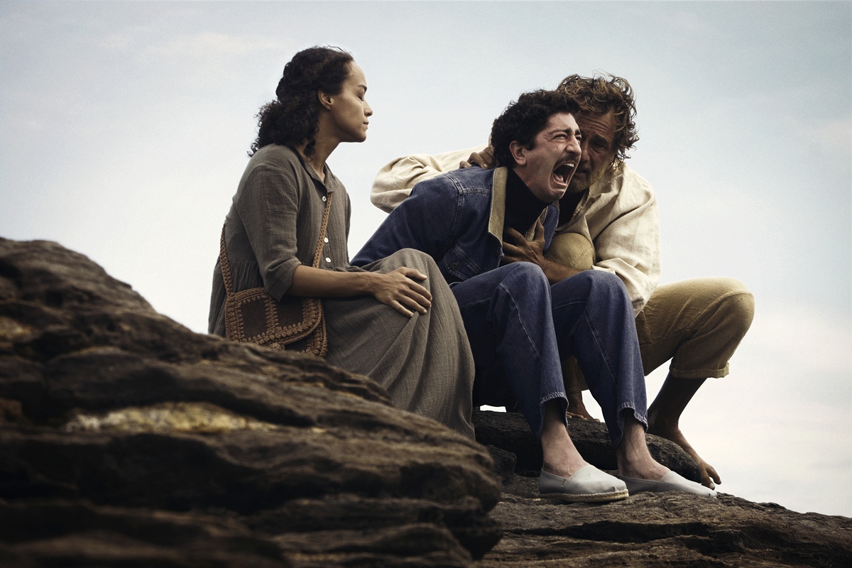 elenco-comenta-adaptacao-de-o-filho-de-mil-homens-para-a-netflix