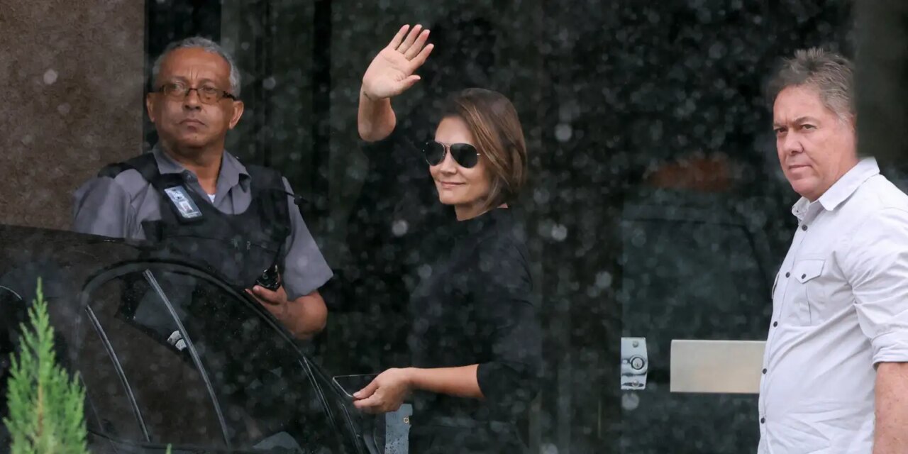 bolsonaro-recebe-a-ex-primeira-dama-michelle-na-pf