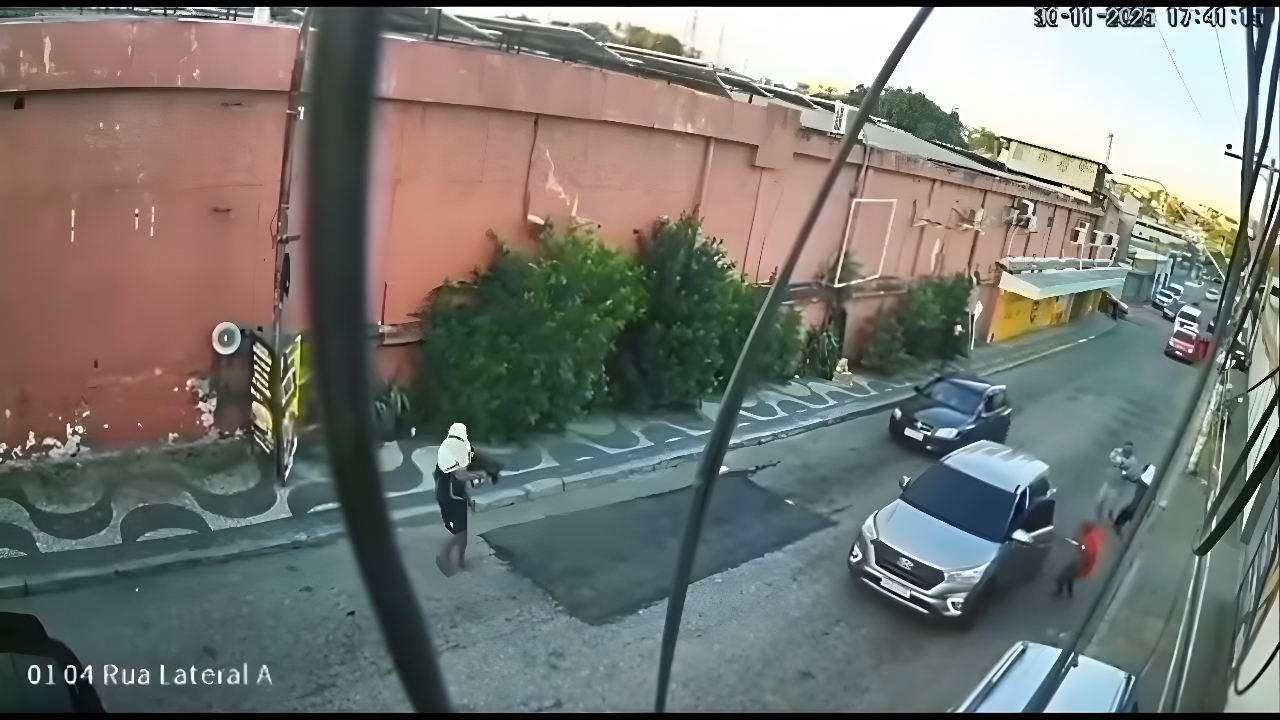 imagens-mostram-criminosos-armados-com-fuzis-abordando-motoristas;-veja