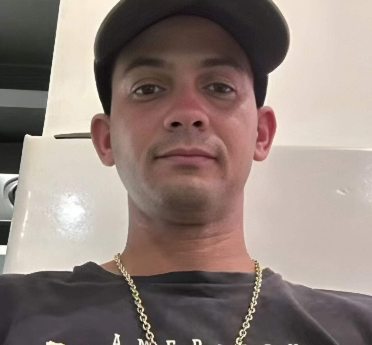 mecanico-e-executado-por-criminosos-disfarcados-com-uniforme-da-pm