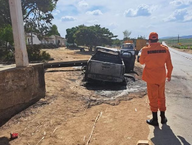 motociclista-colide-com-carro-e-morre-apos-ser-arremessado-por-40-metros