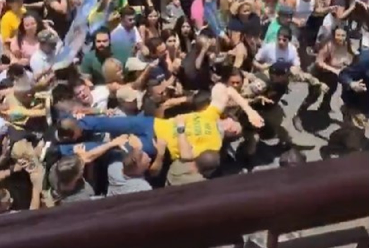 vaza-cena-polemica-de-filme-que-recria-facada-em-bolsonaro;-assista