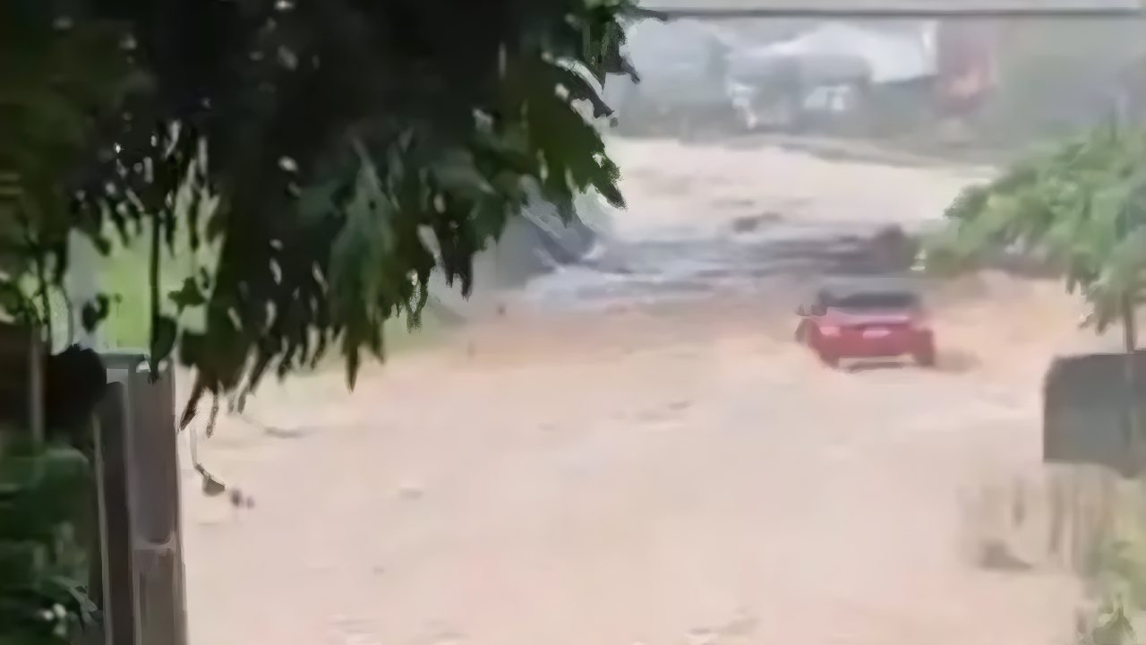 bebe-morre-apos-carro-ser-levado-por-enxurrada-em-sc