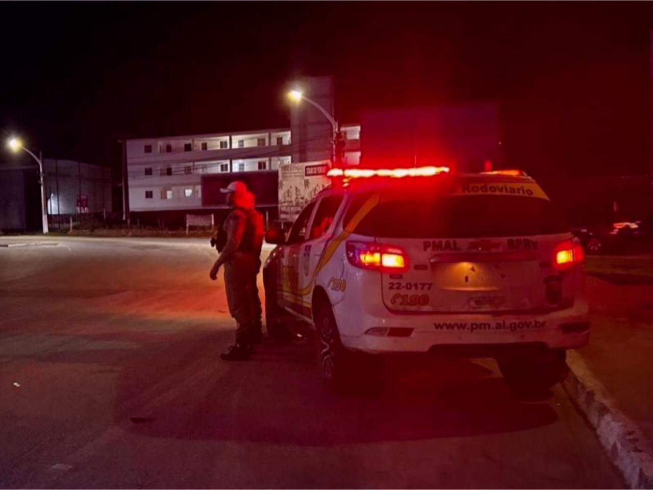 homem-e-forcado-a-entregar-esposa-e-filho-antes-de-ser-executado