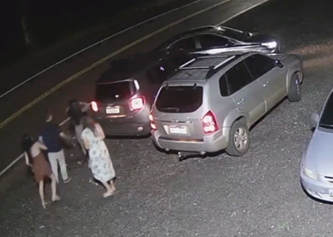 medico-e-preso-duas-vezes-na-mesma-semana-por-agredir-a-esposa-com-ajuda-da-amante;-veja-video