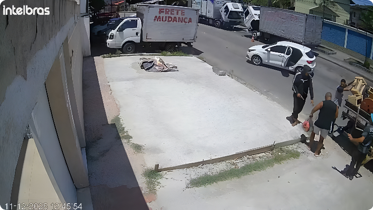 cantor-e-assaltado-na-porta-de-casa;-veja-video