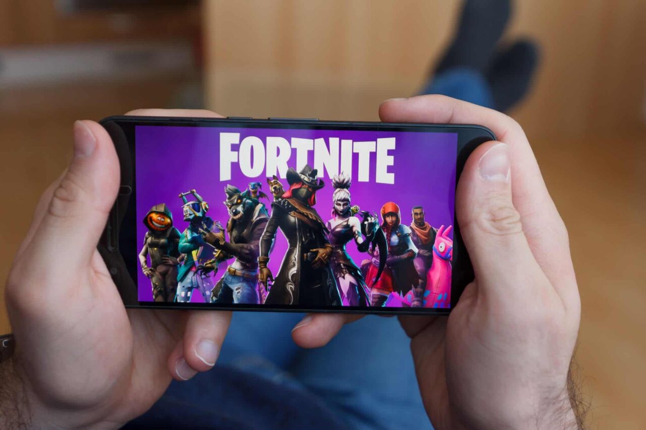 fortnite-retorna-a-play-store-apos-anos-de-disputa-com-o-google