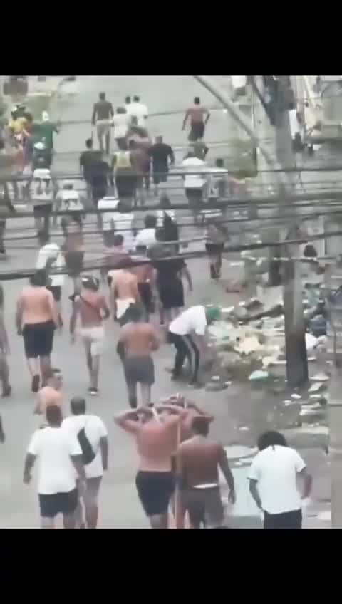 video-mostra-briga-de-torcedores-do-vasco-e-fluminense