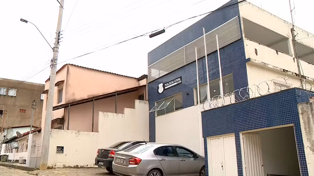 mulher-se-finge-de-morta-apos-ser-baleada-para-escapar-de-atirador