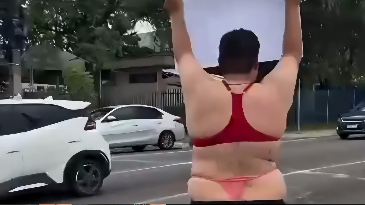 influenciador-perde-aposta-e-desfila-de-calcinha-e-sutia-apos-derrota-do-flamengo