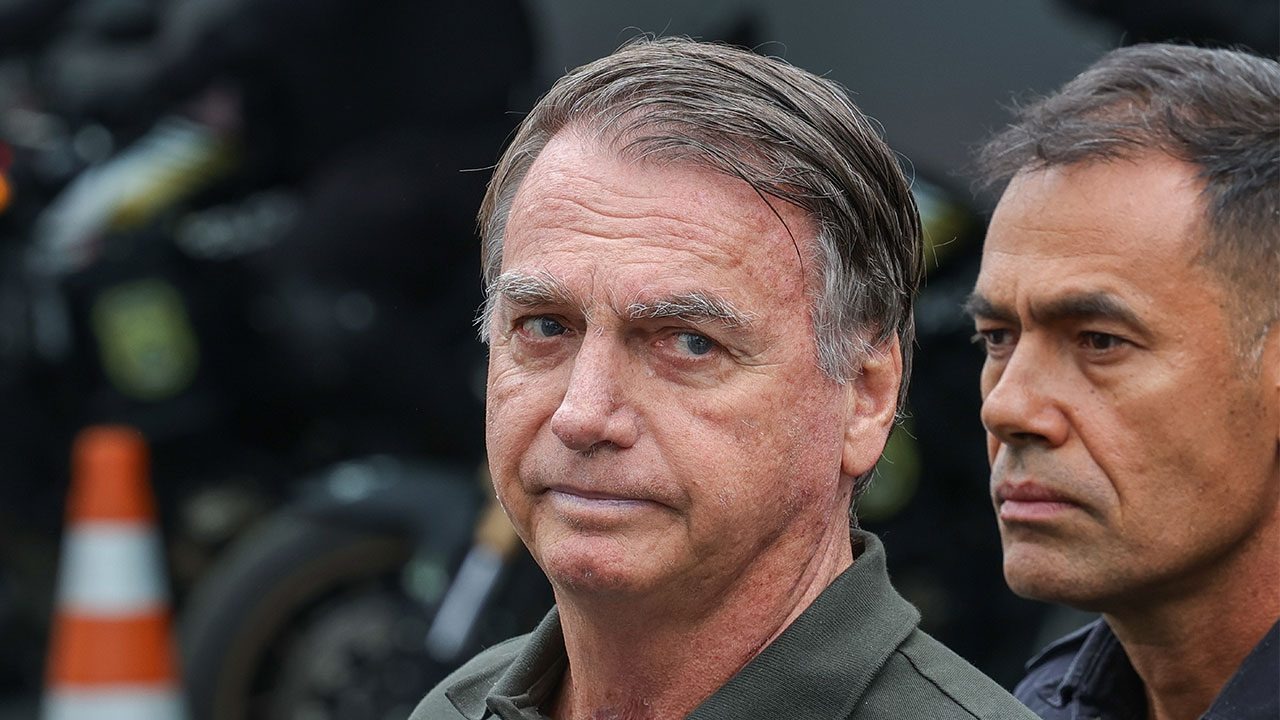 pf-aponta-que-bolsonaro-precisa-passar-por-cirurgia-de-hernia