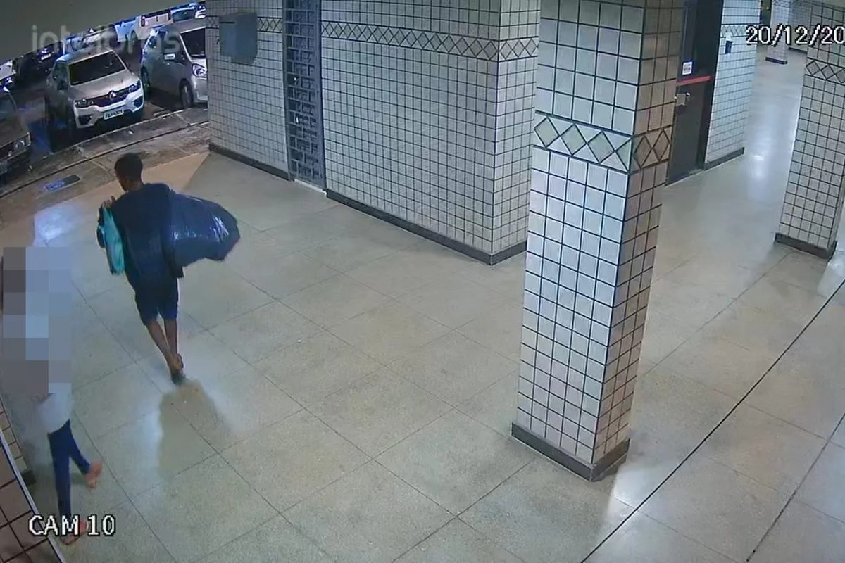 homem-acusado-de-abusar-e-espancar-mulher-e-preso-com-camisinha-no-orgao-genital