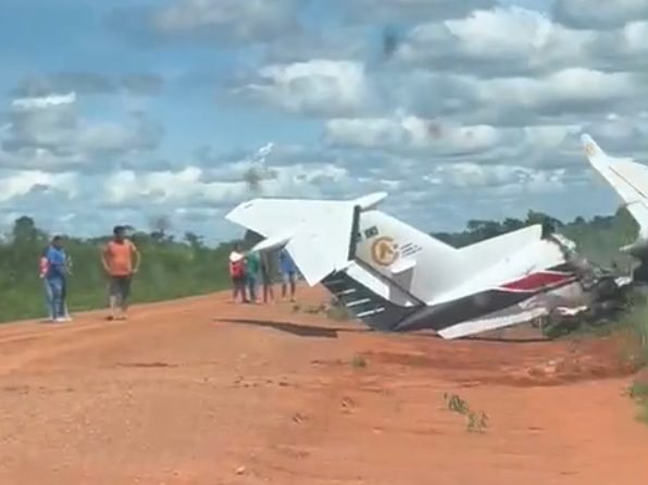 video-mostra-como-ficou-aviao-de-deputado-apos-explosao