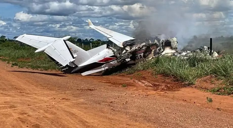 video:-aviao-com-deputado-explode-apos-queda