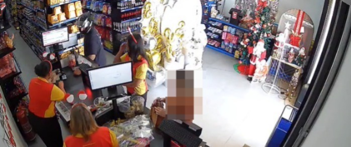 loja-e-assaltada-pela-segunda-vez-e-funcionaria-reage:-‘de-novo,-moco?’