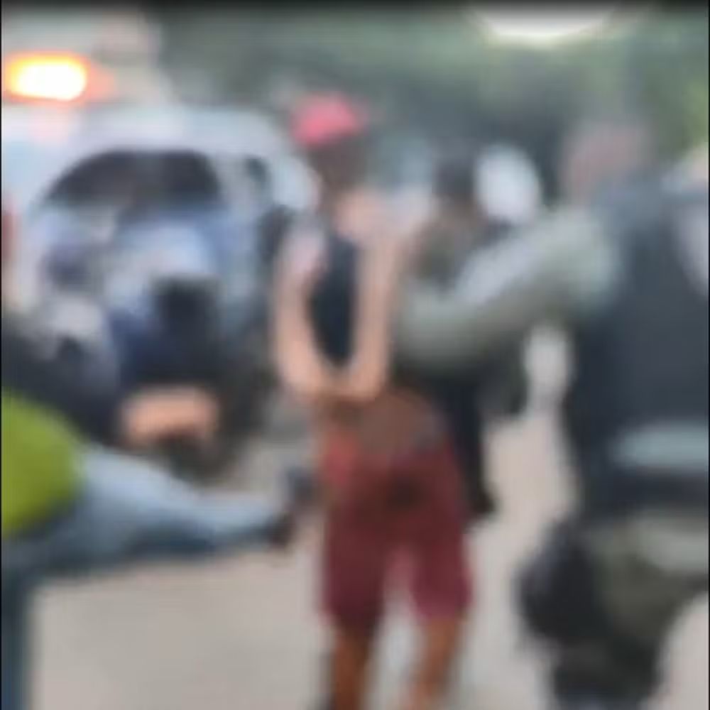 idosa-e-esfaqueada-34-vezes-e-criminoso-e-agredido-antes-de-prisao;-veja-o-video