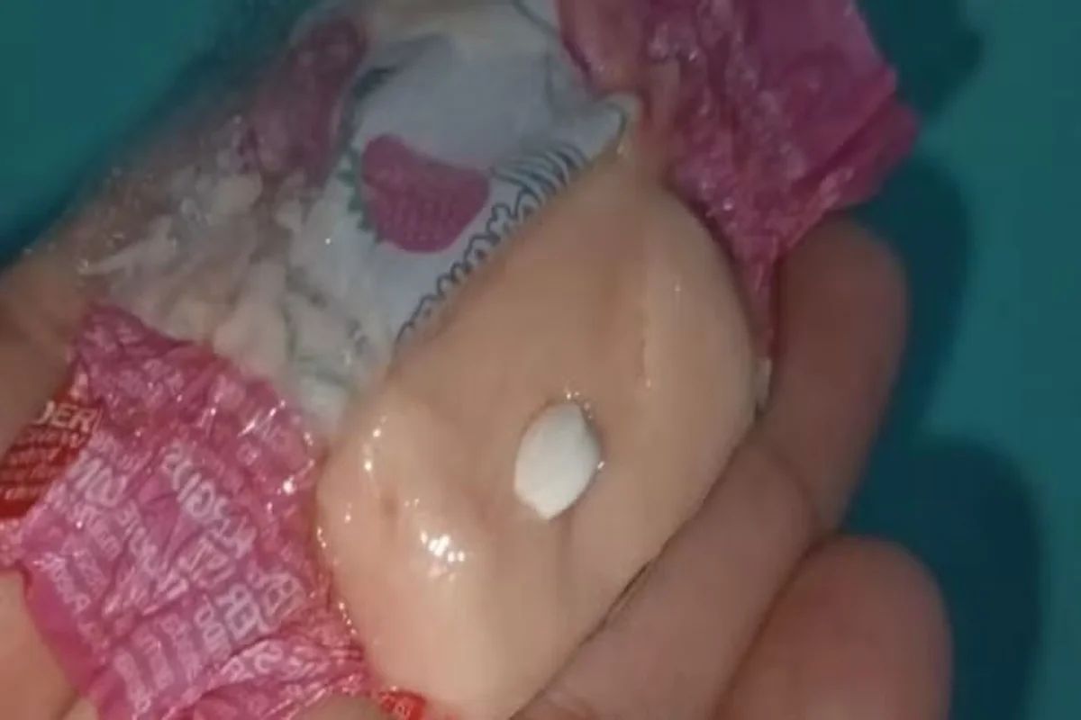 crianca-passa-mal-depois-de-comer-doce-do-‘papai-noel’