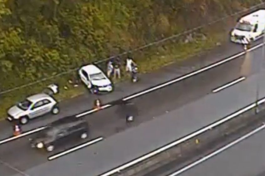 motorista-perde-o-controle-e-atropela-policiais-que-atendiam-ocorrencia;-veja