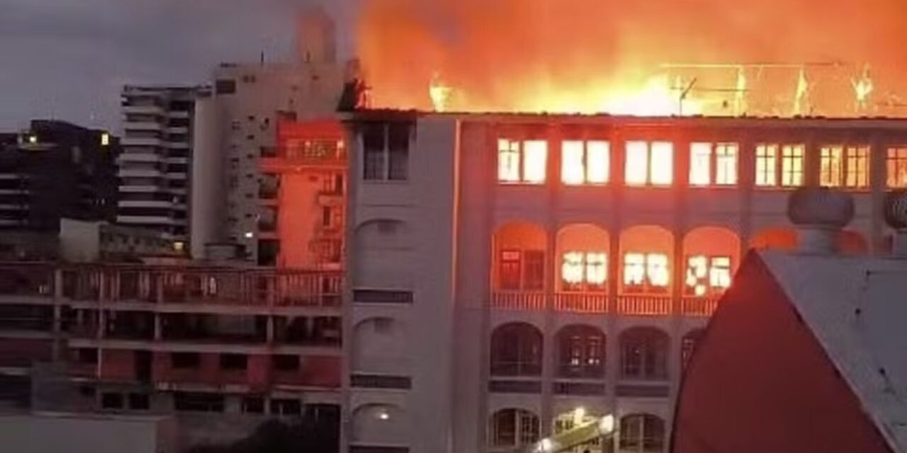 colegio-marista,-em-santa-maria-(rs),-e-atingido-por-incendio