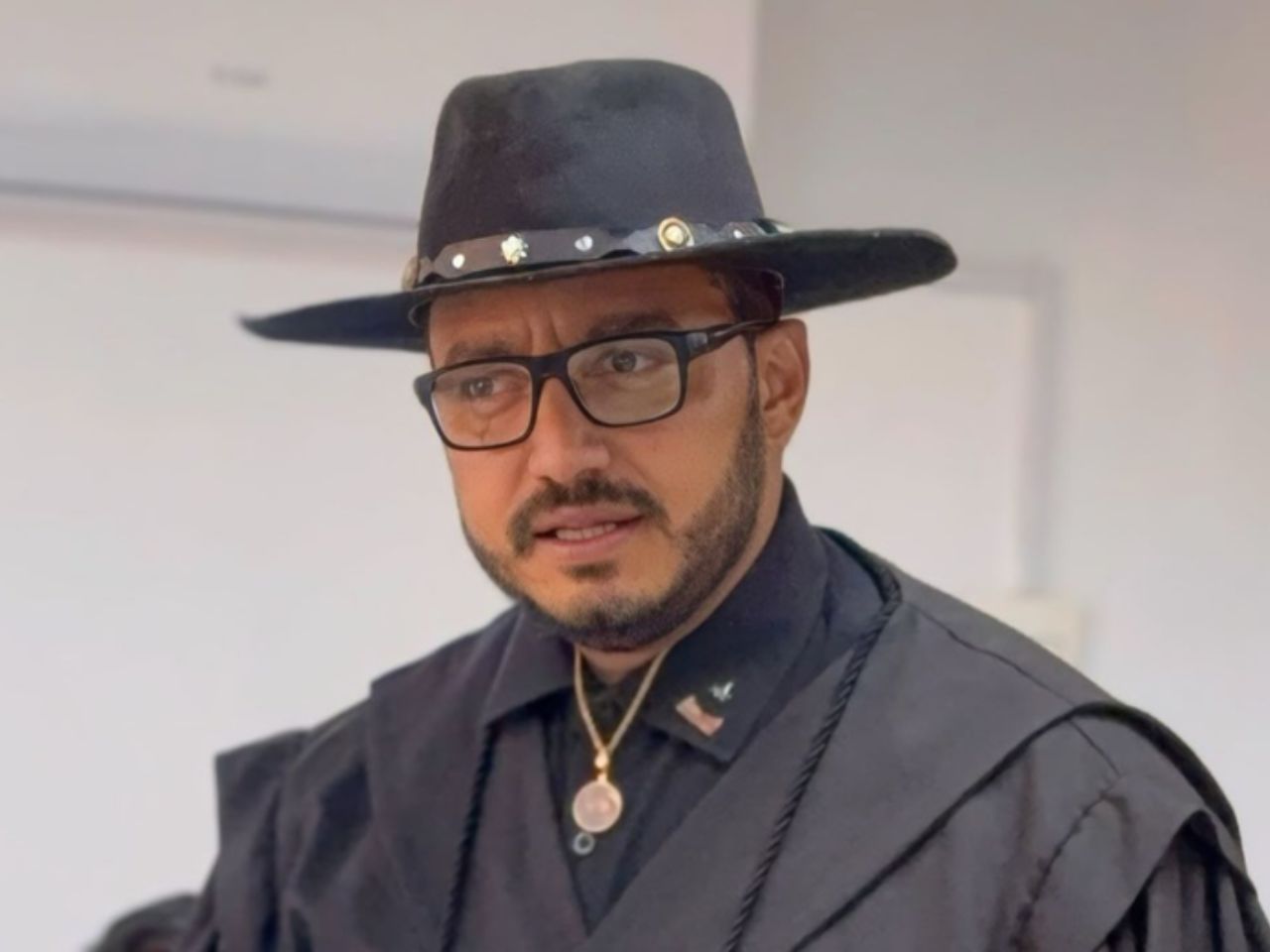 poeta,-advogado-e-influenciador-dudu-morais-e-encontrado-morto-em-propriedade-rural