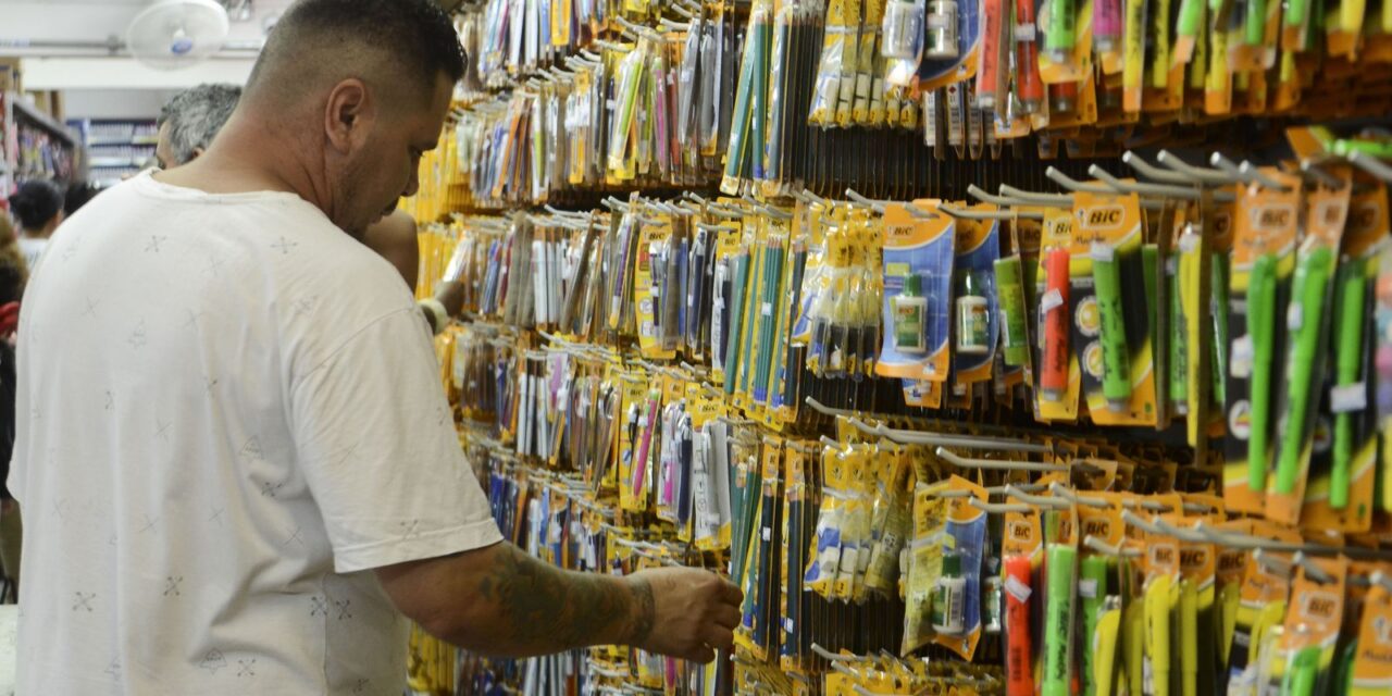 preco-de-material-escolar-pode-variar-ate-276%-nas-papelarias-de-sp