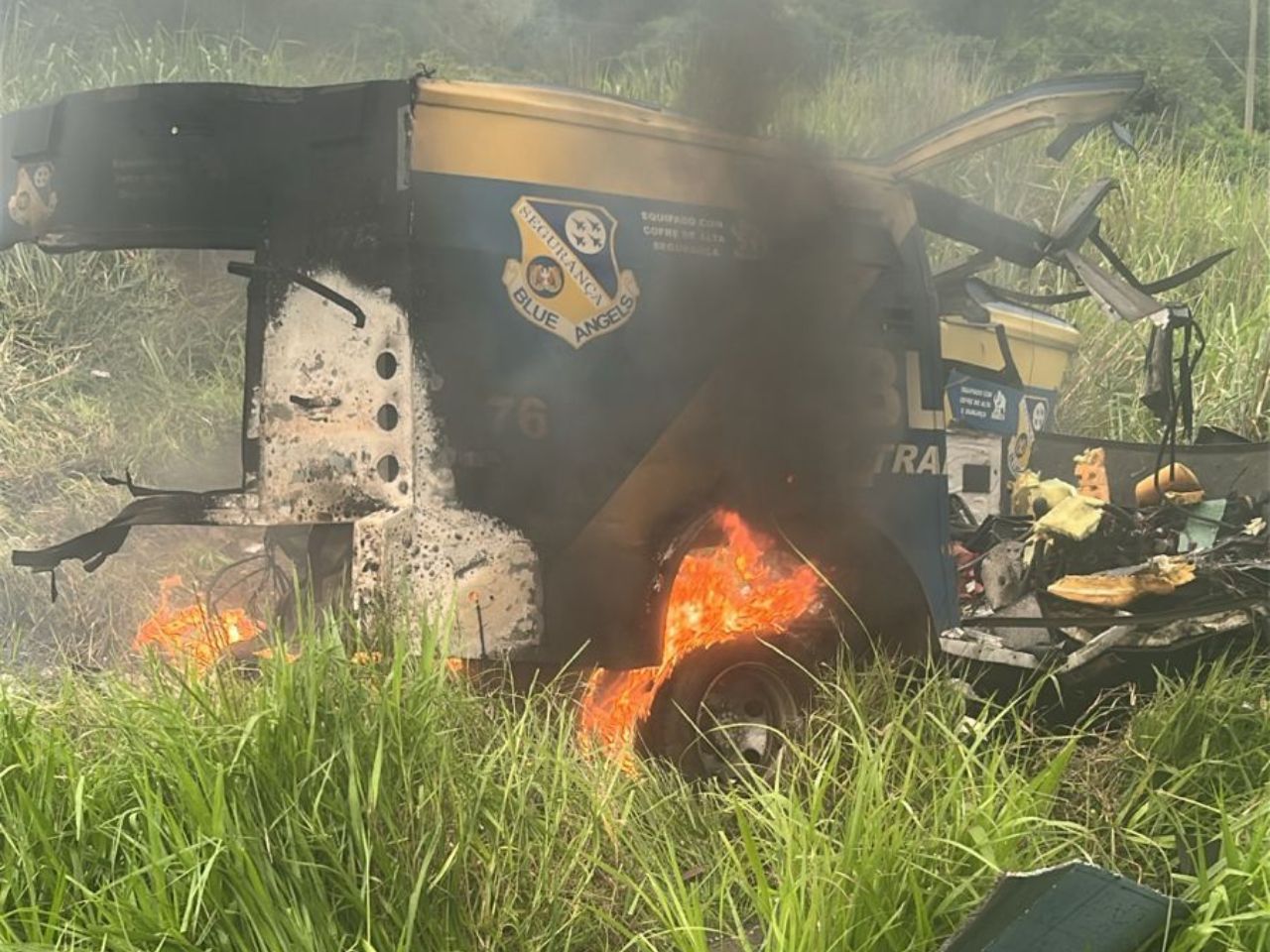 explosao-de-carro-forte-causa-panico-em-rodovia-no-interior-de-sp;-videos