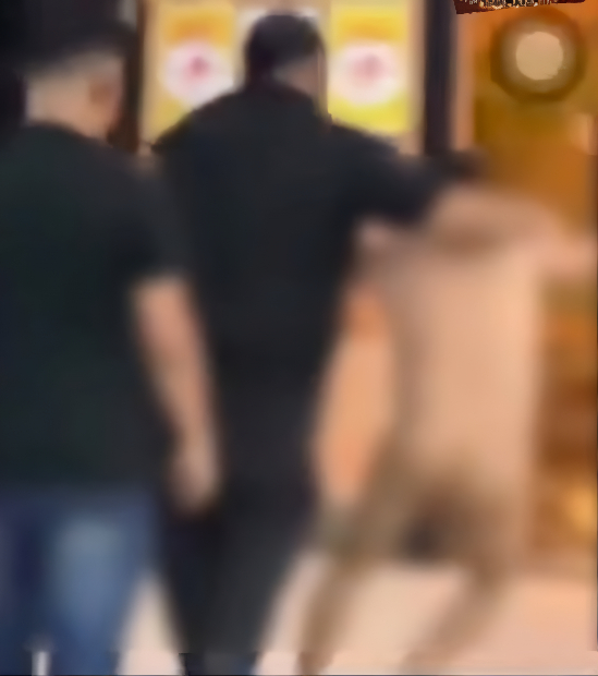 video:-homem-corre-nu-em-mercado-e-motivacao-choca-web