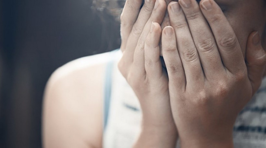 mulher-oferece-trabalhos-sexuais-de-filha-de-15-anos-em-troca-de-favores-e-se-da-mal