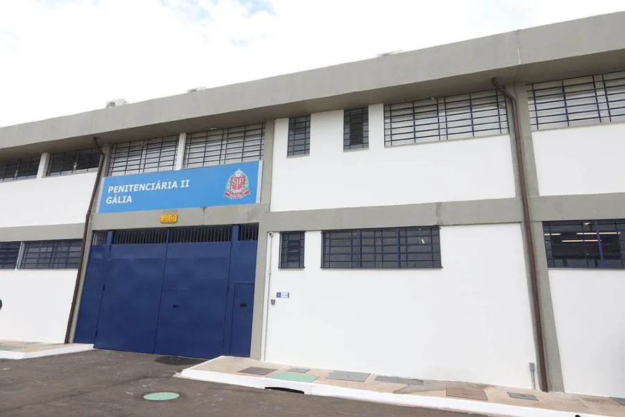 detento-ateia-fogo-em-companheira-trans-dentro-de-presidio-em-sao-paulo