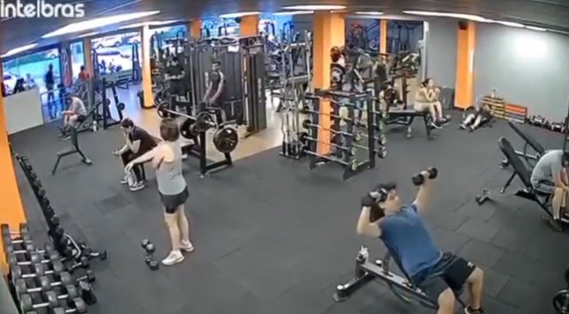 homem-e-perseguido,-esfaqueado-e-morto-dentro-de-academia;-veja-video