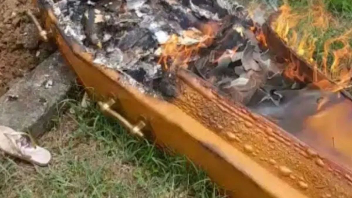 video:-criminosos-invadem-cemiterio-e-ateiam-fogo-em-cadaver-durante-enterro