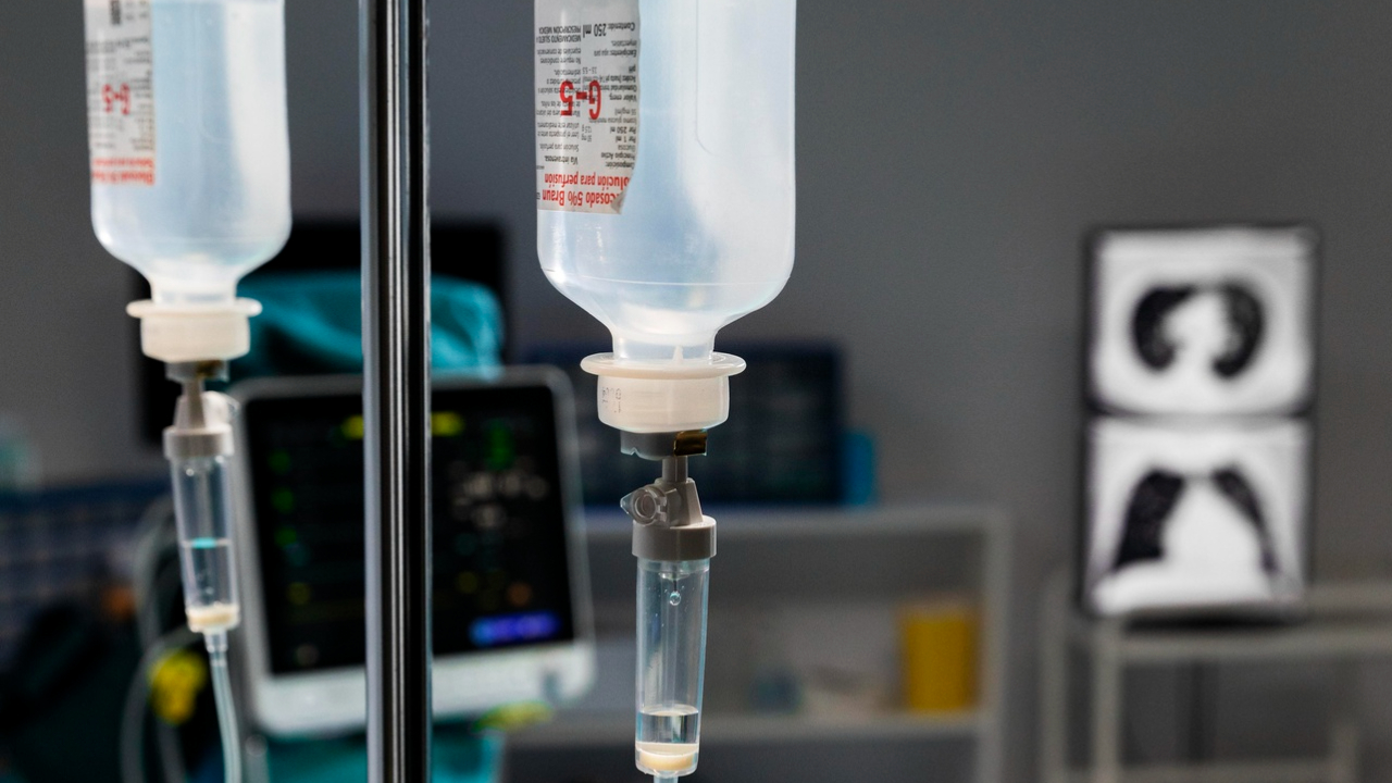 ‘soro-da-morte’:-saiba-como-desinfetante-agiu-no-organismo-das-vitimas-de-tecnicos-de-enfermagem