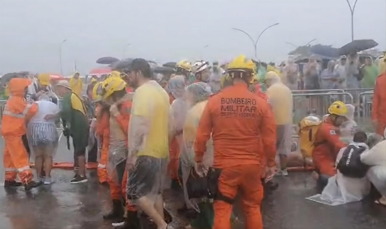 queda-de-raio-fere-dezenas-de-pessoas-em-ato-convocado-por-nikolas-ferreira-em-brasilia