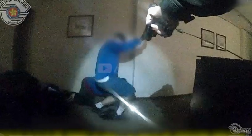 video-mostra-prisao-de-dois-suspeitos-apos-roubo-a-banco-e-troca-de-tiros