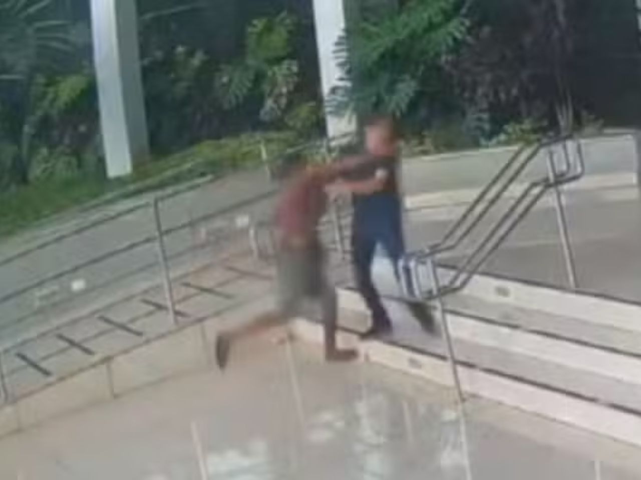 homem-espera-dois-anos-por-transplante-e-perde-a-visao-apos-levar-soco-na-saida-de-clinica-oftalmologica;-video