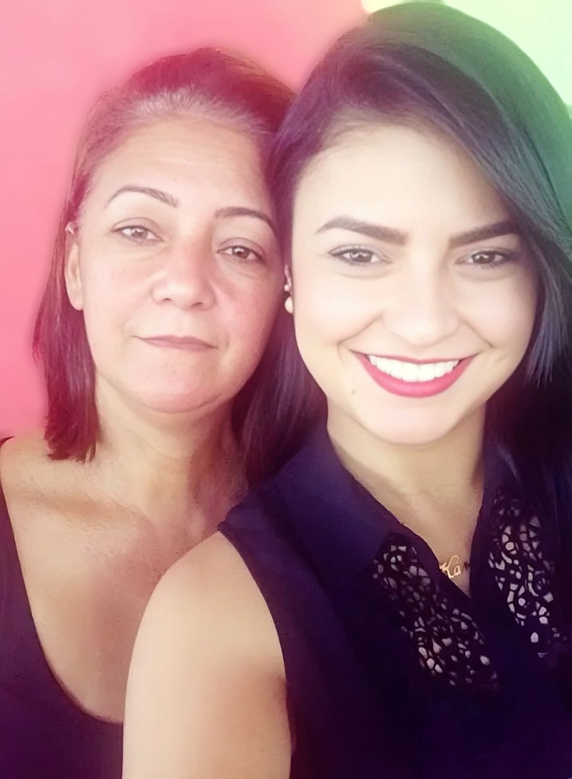 mae-e-esfaqueada-pela-filha-apos-briga-sobre-cabelo-da-neta;-veja-video