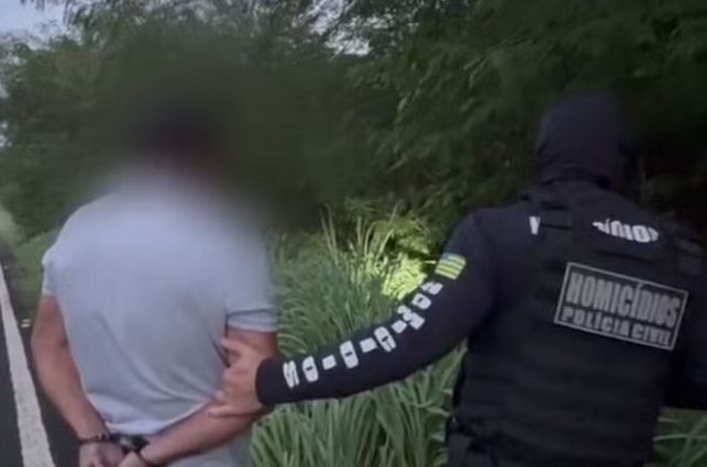 apartamento-do-sindico-que-matou-corretora-de-imoveis-e-invadido-e-vandalizado;-veja