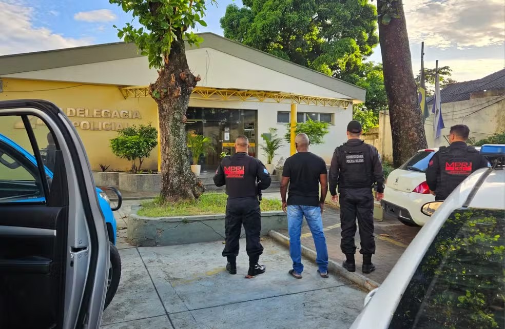 mprj-prende-pms-aposentados-ligados-ao-contraventor-rogerio-andrade