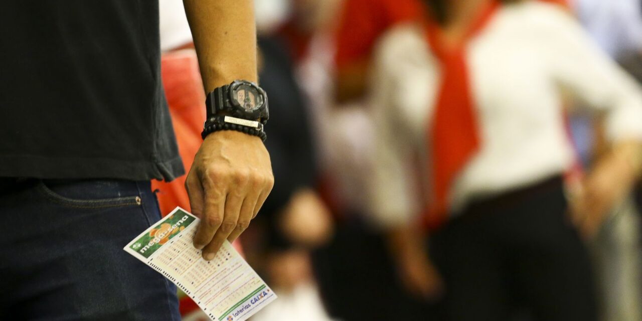 mega-sena-acumula-novamente-e-premio-principal-vai-a-r$-115-milhoes